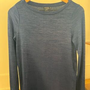 Banana Republic blue long sleeve t-shirt